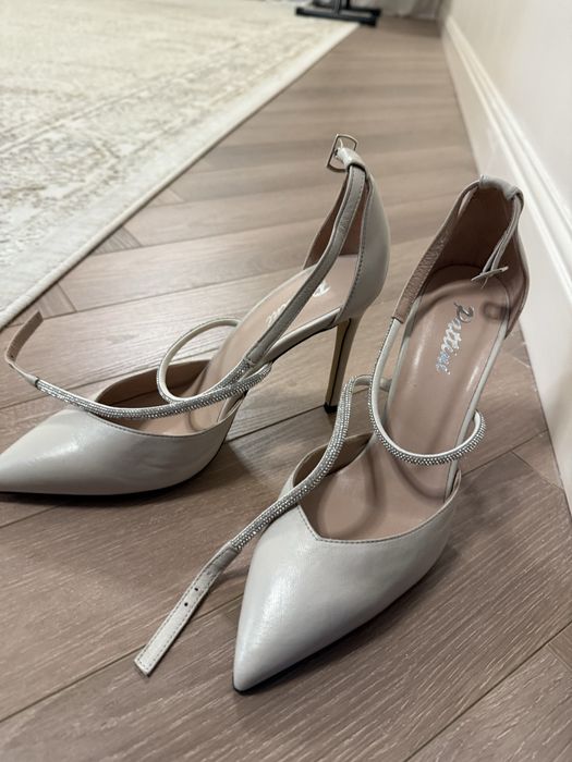 Туфли новые  , каблук 8 см