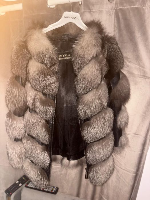 Vând blană de vulpe naturală