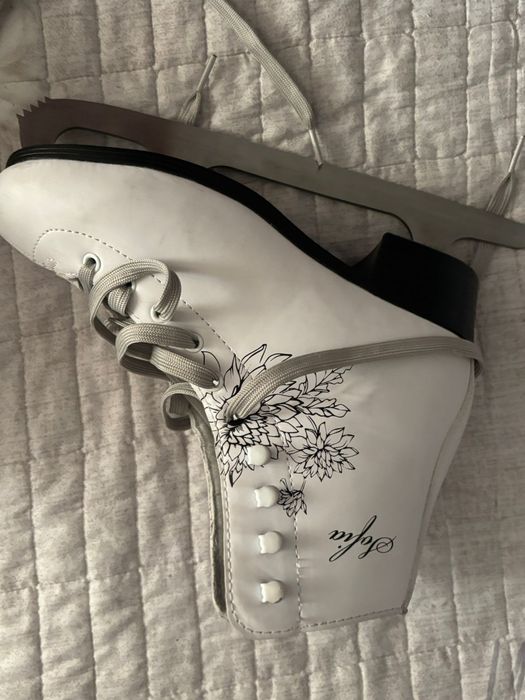 Продам коньки. 38 рр.