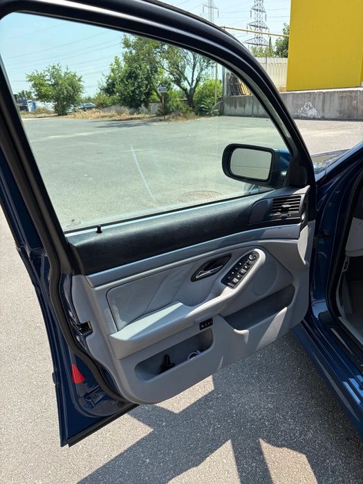 BMW Seria 5 BMW E39, 525d Automat