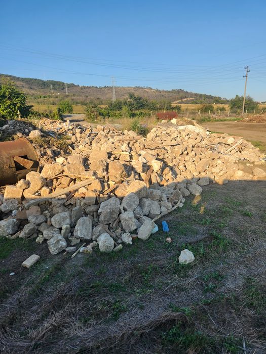 Продавам дялан камък за зидария