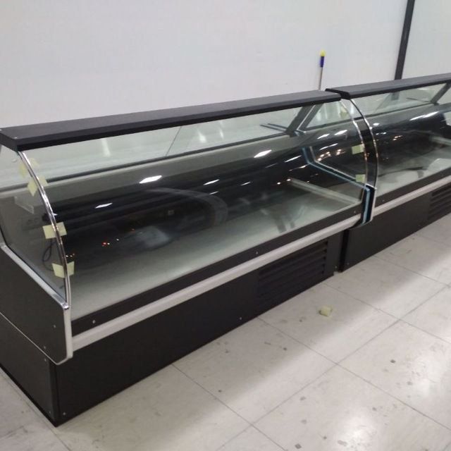 Ветрина холодильник