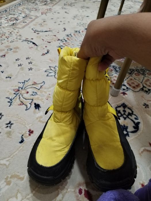 Продам детскую обувь