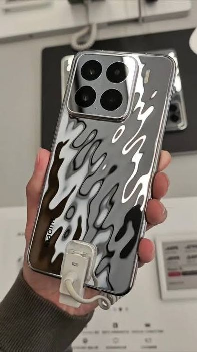 Editie Limitata Xiaomi 15 Liquid Silver