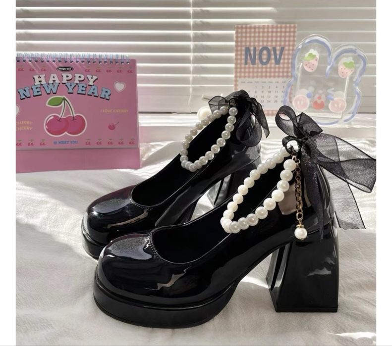 Продам туфли Accessories новые, 37 размер