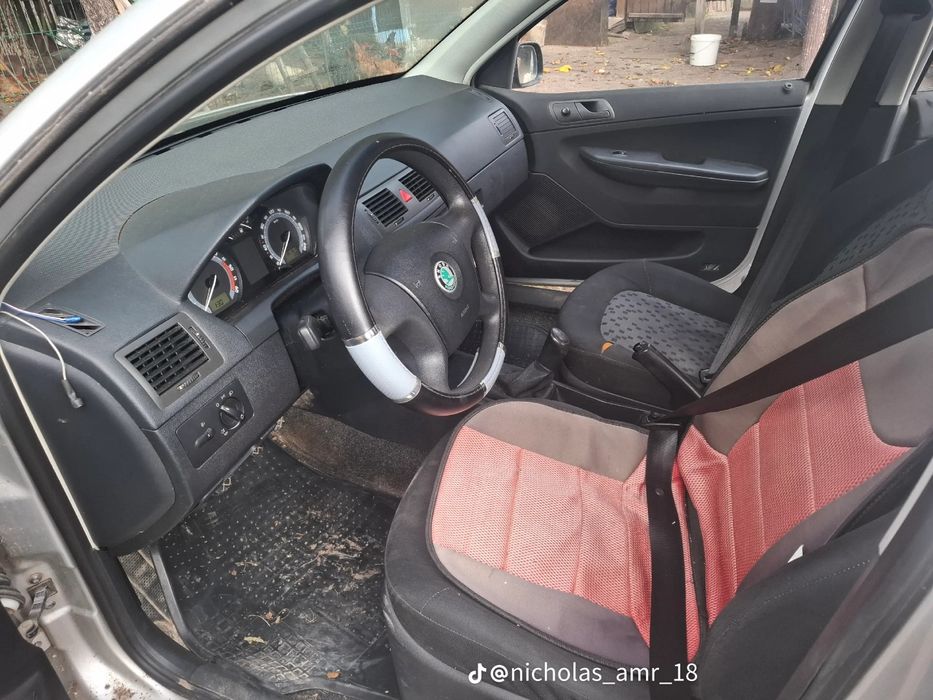 Vând Skoda Fabia