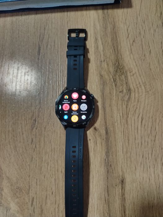 Продам смарт часы HUAWEI WATCH GT 4