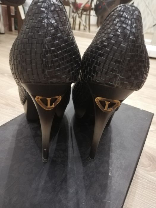 Продам туфли Loriblu