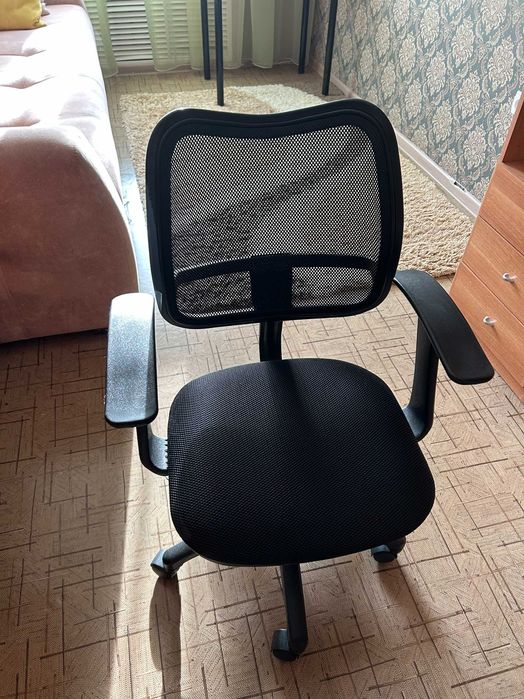 Компьютерный кресло