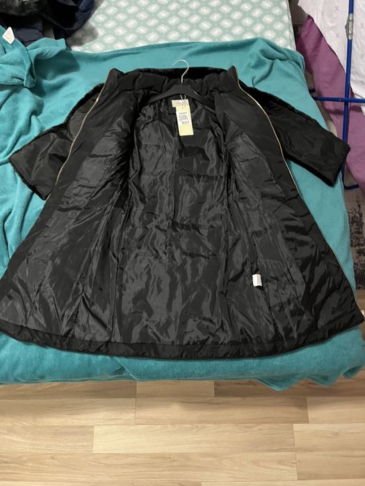 Vand geaca marimea S de calitate