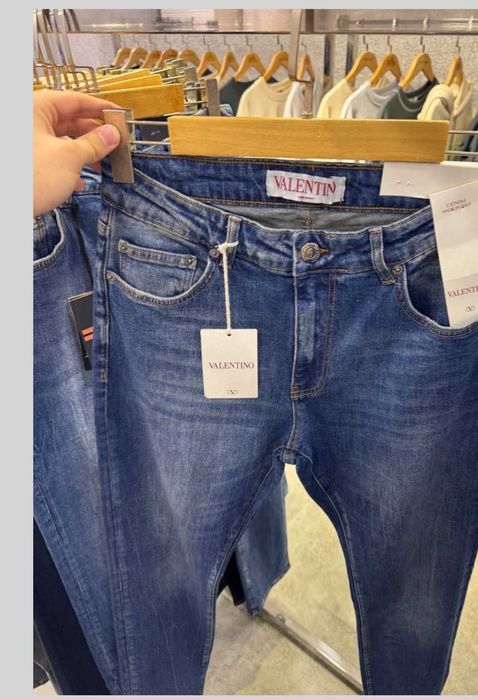 blugi modele noi 2026 valentino