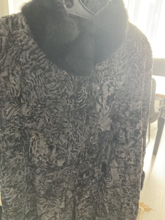 Шуба каракуль серого цвета