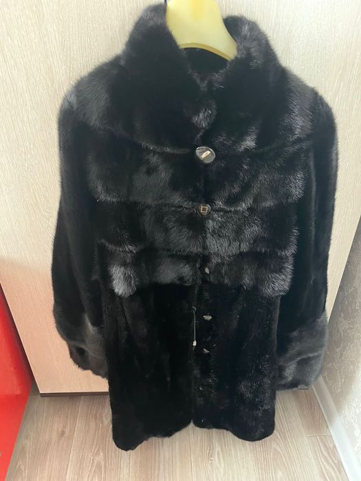 Продаётся норковая шуба