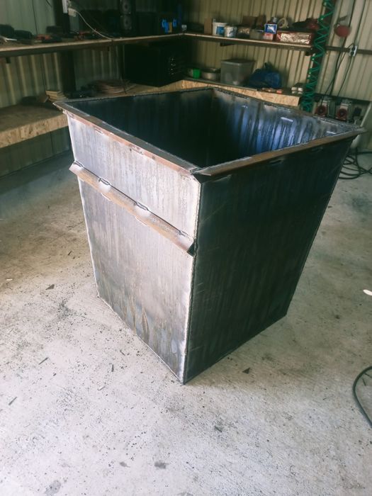 Продам мусорные контейнеры