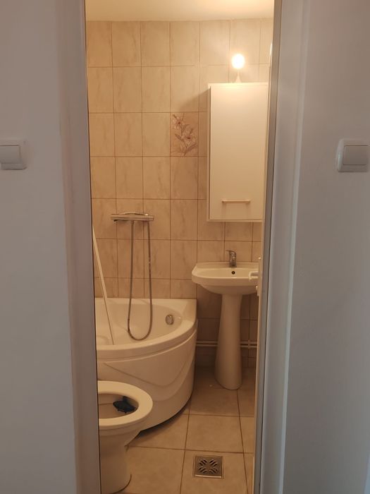 Proprietar închiriez garsonieră I2 în spate la Reno Doja