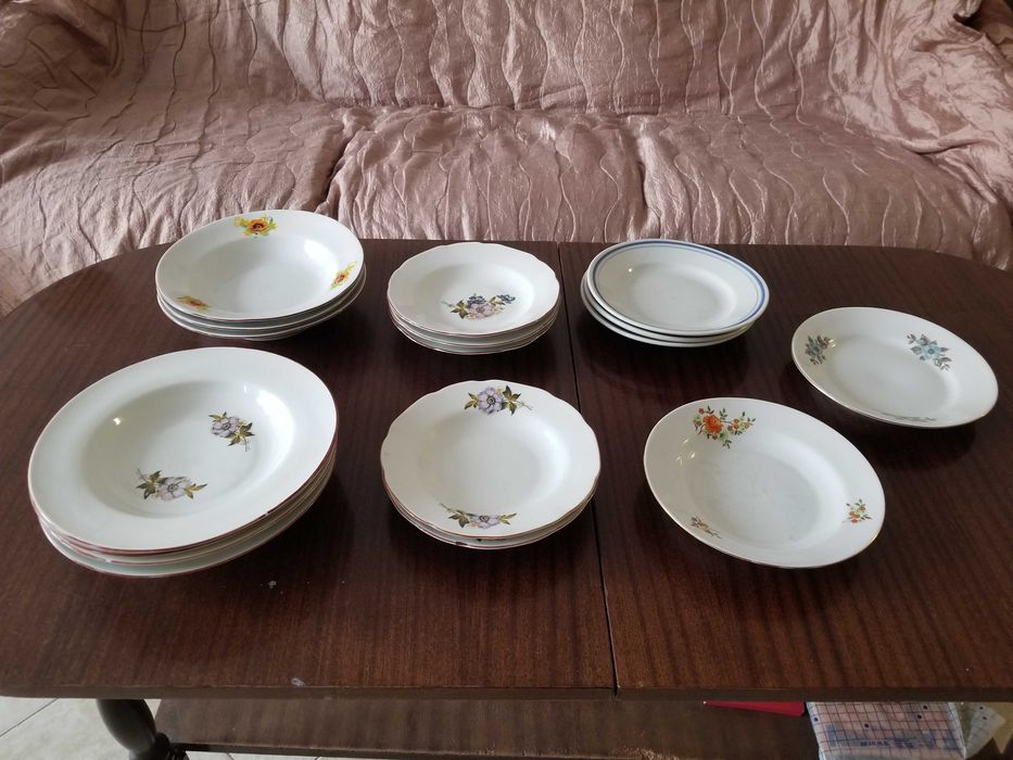 17 броя български чинии порцеланови, "IZIDA"