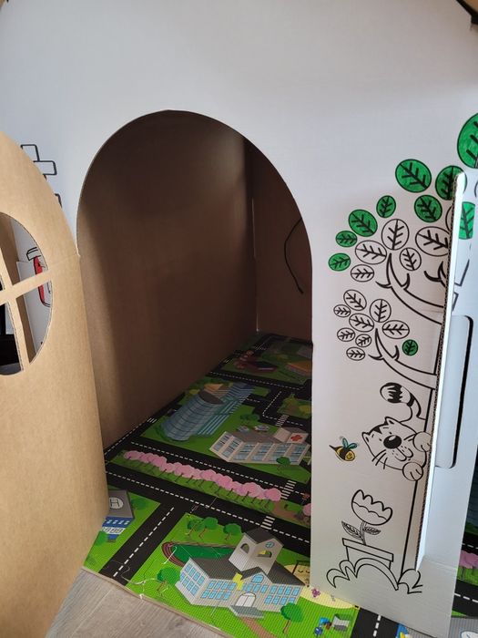 картонена детска къща за оцветяване