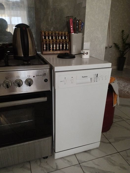 Продам посудомоечную машину