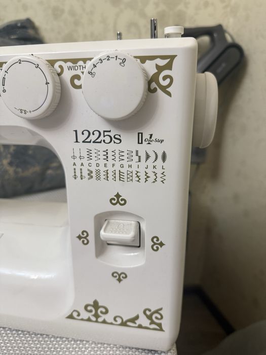 Швейная машинка Janome 1225s