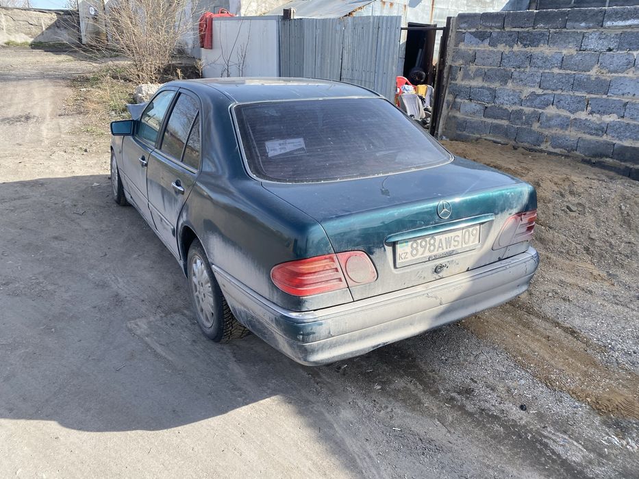 Мерседес Е320 по з.ч