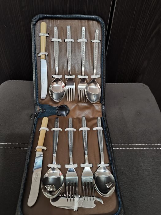 Туристически комплект прибори