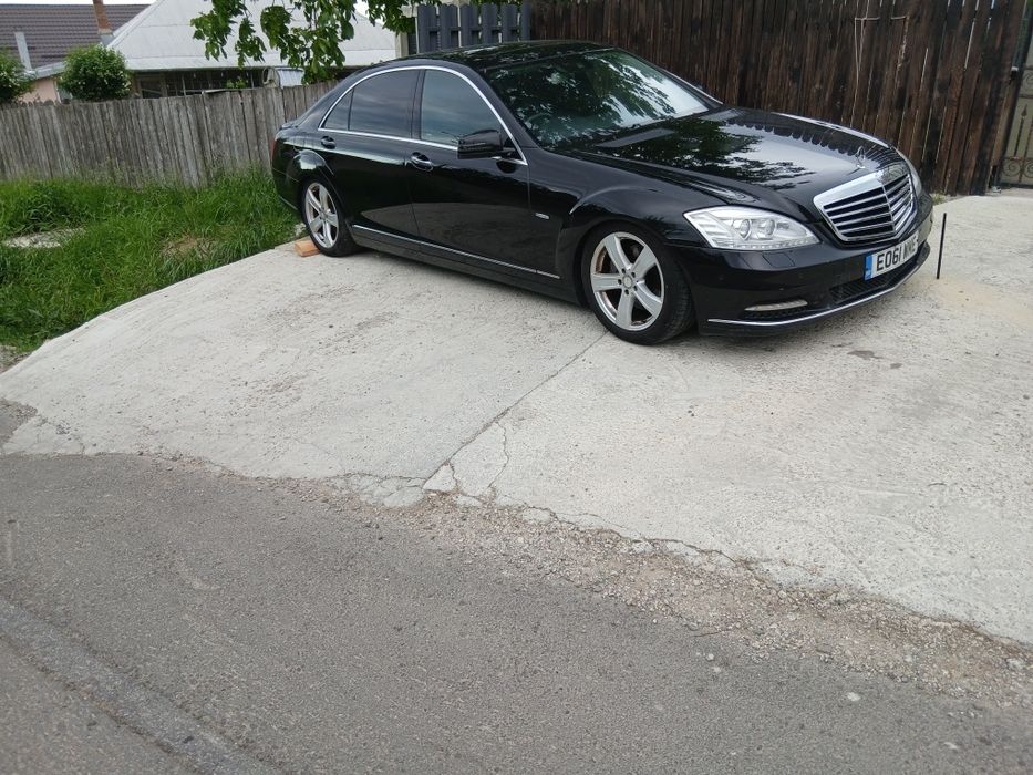 Mercedes S350.        ..