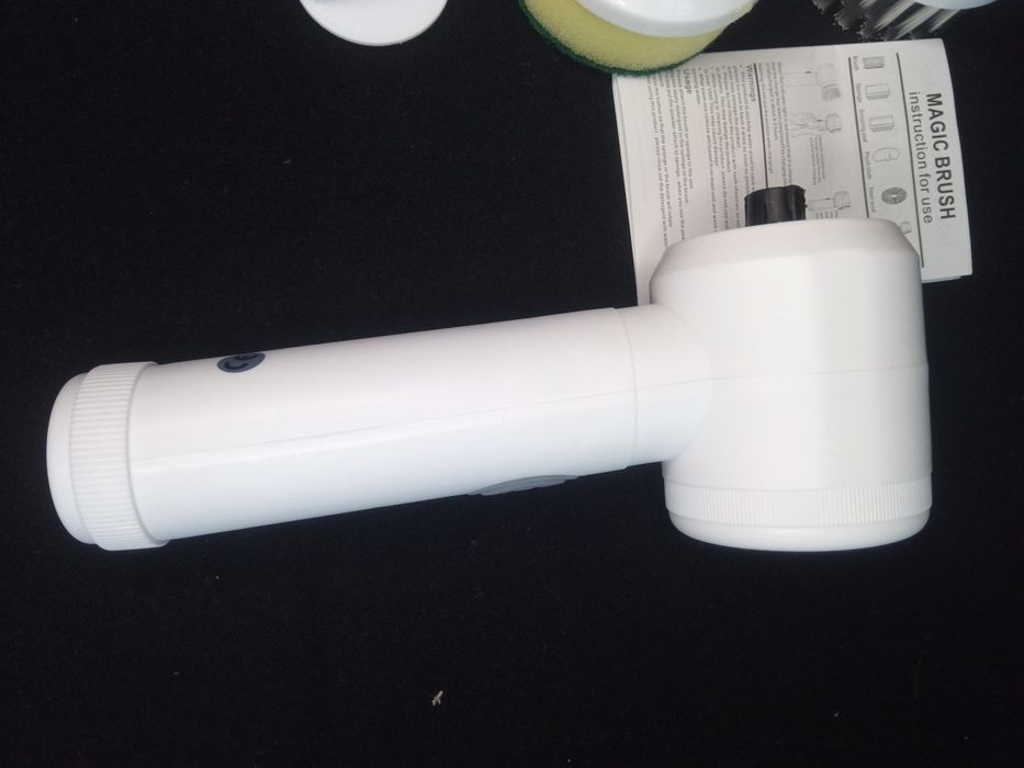 Уред за почистване с пет приставки