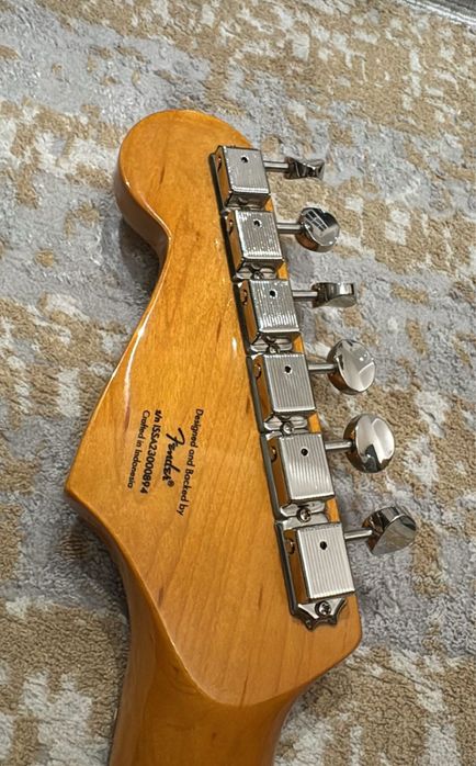 Электрогитара в отличном состояние