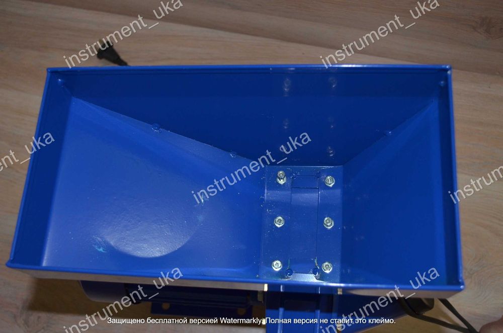 Зернодробилка Бизон