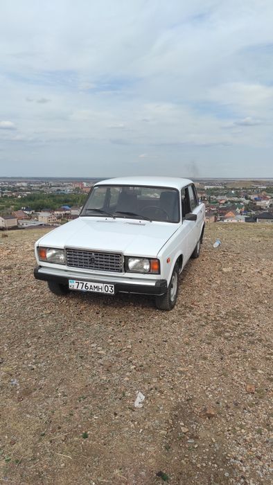 Жигули ваз 2107.