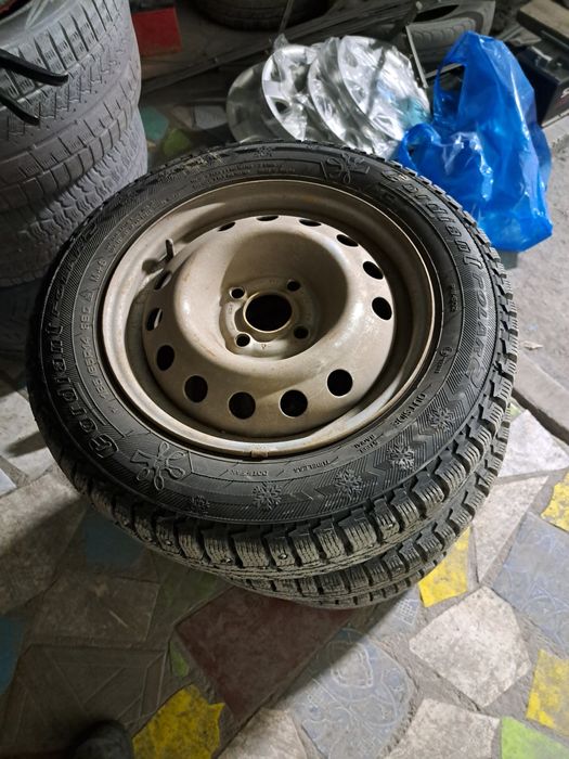 Комплект новой резины с дисками r14