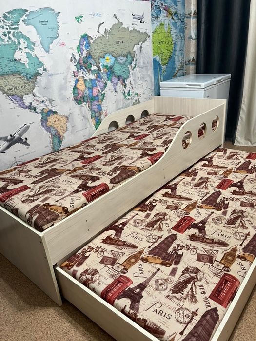 двухяросный кровать