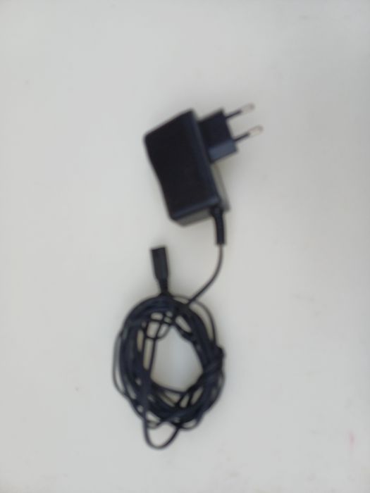 Alimentator incarcator 5,9v  1,5A in stare buna. Este testat