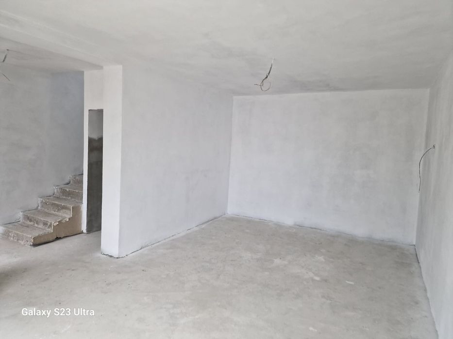 Apartamente 3 camere de vanzare ( sau casa 4 ap)