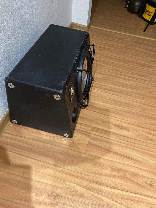 Сабвуфер автомобильный