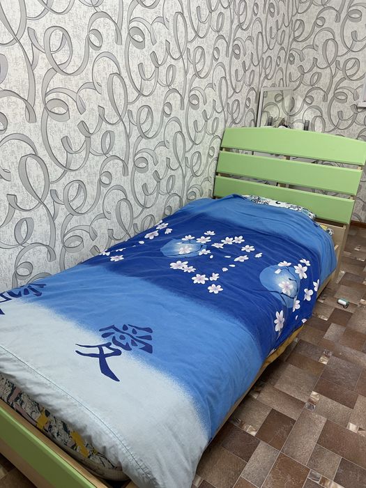 2 кровать и шкаф