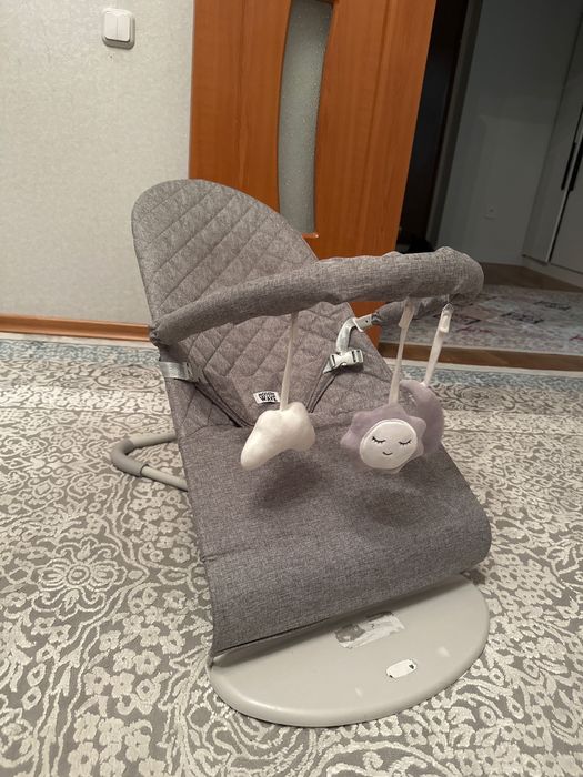 Продам шезлонг для малыша