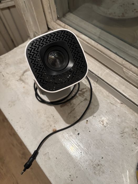 Продвам телевезор Модель: Smart Projector HY300