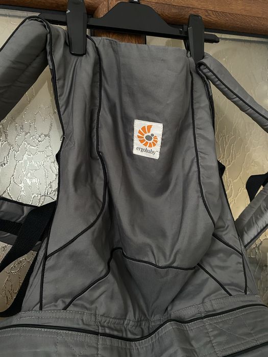 Marsupiu Ergobaby
