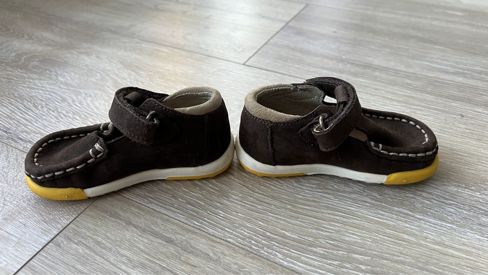 Sandale închise / papuci / mocasini copii mărime 19 cu scai / velcro