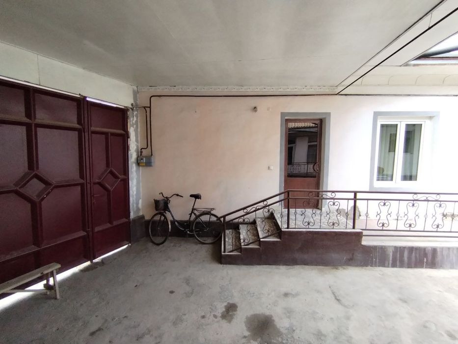 Срочно паст киргилида ховли уй сотилади