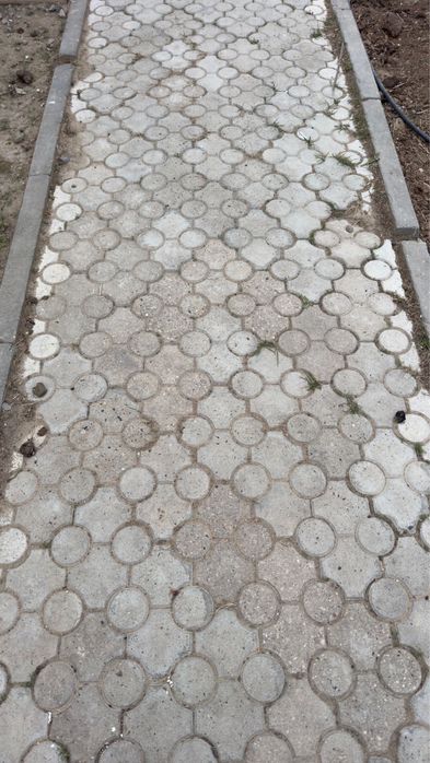 Брусчатки и бордюры