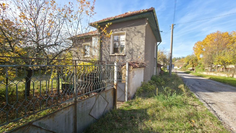 Продава се Къща в с. Гълъбник, Област Перник - 118 кв.м за 441 €/кв.м - Снимка #1
