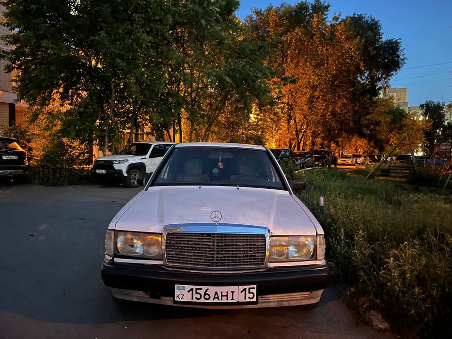 Мерседес-Бенз 190