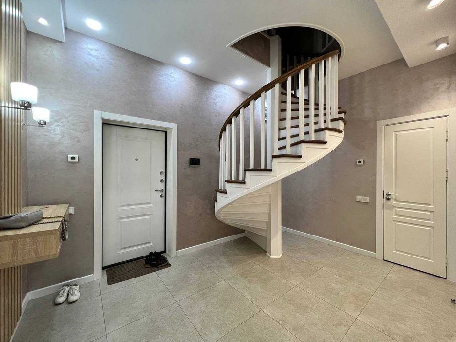 ПРОДАЕТСЯ 3/5–6/6 135м2 ЖК Дархан