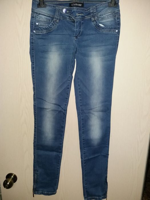 Джинсы женские разные