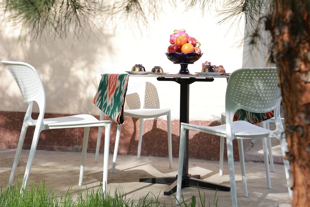 Столы и стулья для кафе и сада