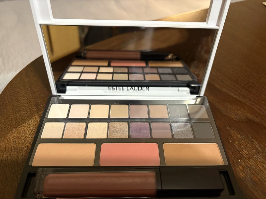 ESTEE LAUDER палитра с червило.
