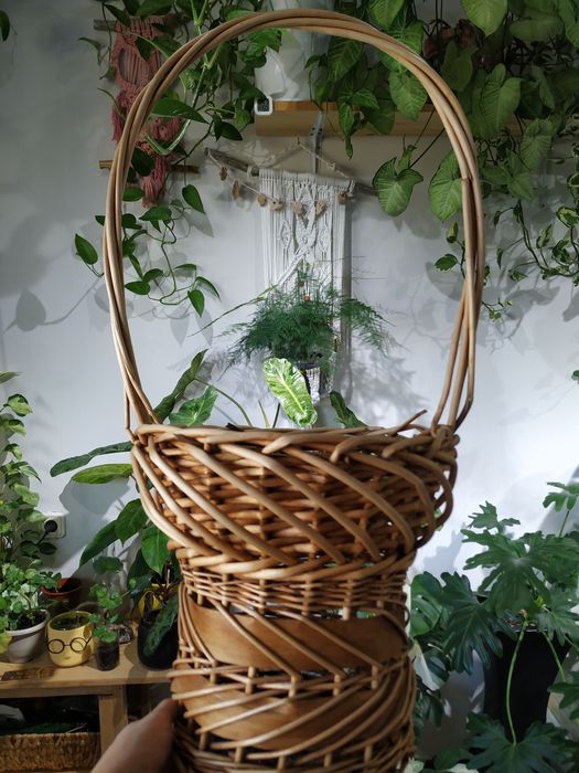 Корзина плетёная