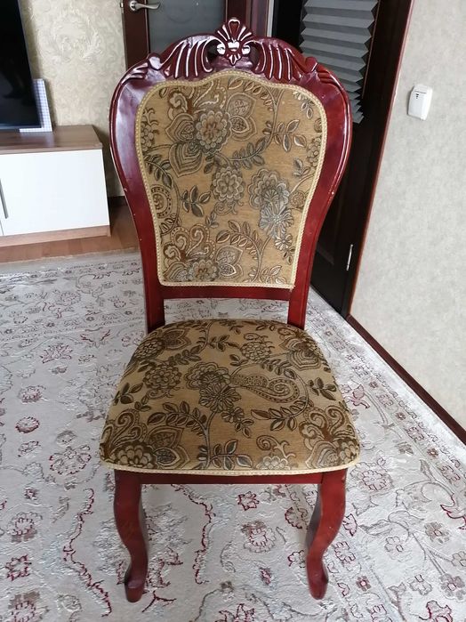 Продам стулья в гостиную